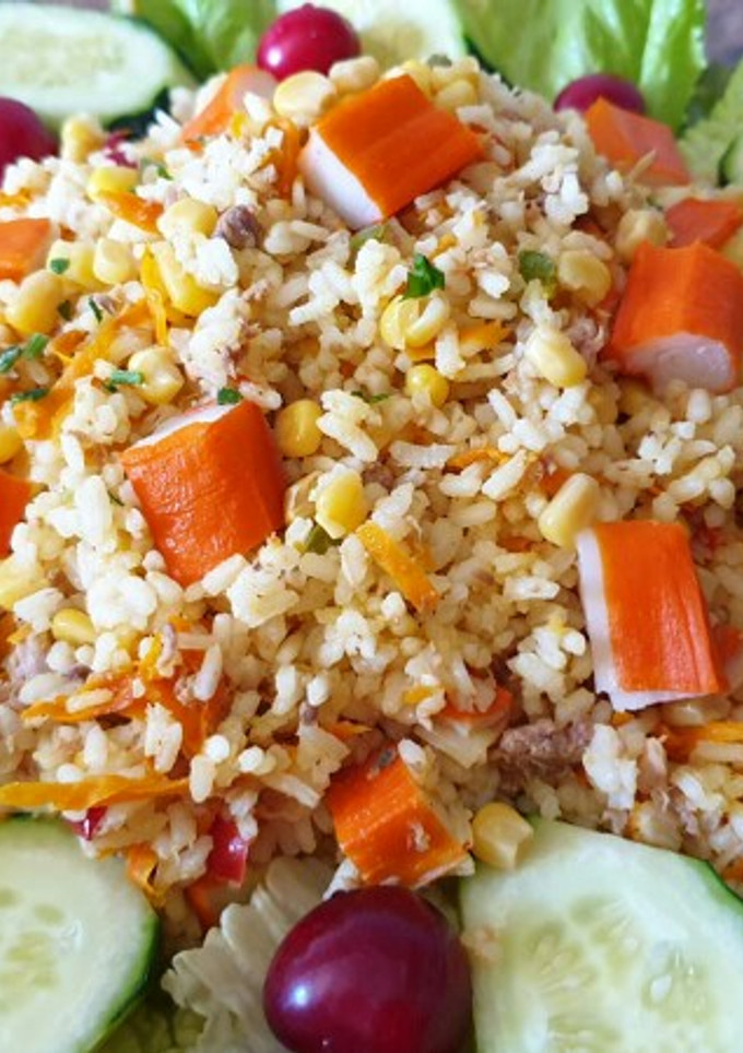 Una foto de Ensalada de arroz rica, saludable y fresca