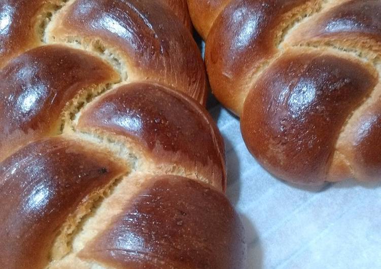 Challah bread