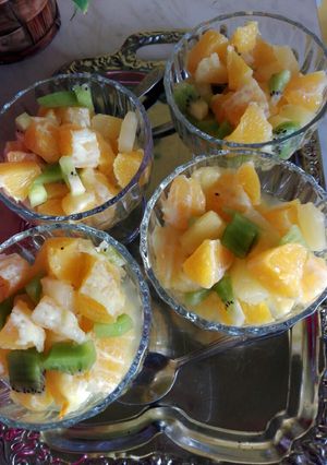 Gyümölcssaláta, déli gyümölcsökből recept fotója