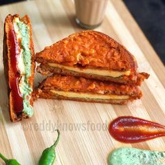 A picture of Paneer Sandwich Pakoras.