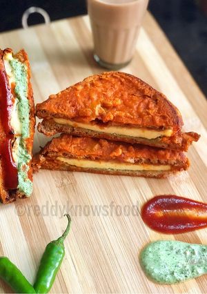 A picture of Paneer Sandwich Pakoras.