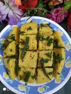खमन ढोकला (Khaman dhokla recipe in Hindi) रेसिपी मुख्य फोटो