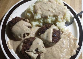 How to Prepare Tasty Gravy smothered hamburgers and mashed potatoes