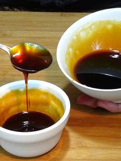 Una foto de Cómo hacer Caramelo líquido perfecto para flanes, budín, pudín, postres, Etc. (No se endurece)