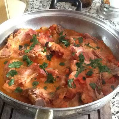 Chuletas de cerdo ahumadas en salsa de tomate Receta de Rosa Padrón  Argentó- Cookpad