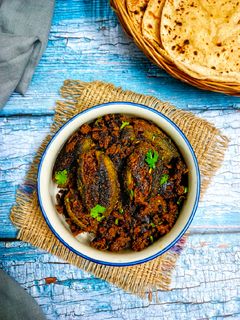 કારેલા ના રવૈયા (Karela na ravaiya recipe in Gujarati) રેસીપી મુખ્ય ફોટો