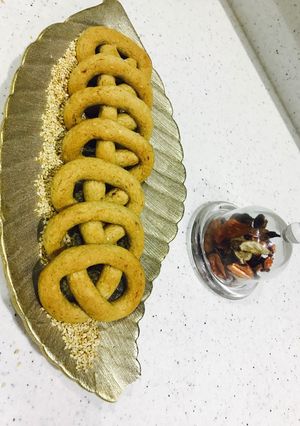صورة لوصفة كعك التمر بالسمسم