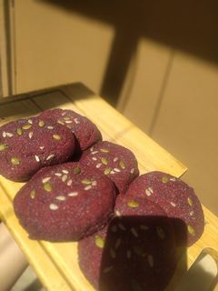 Una foto de Pan de betarraga sin amasado muy fácil 🍞😋