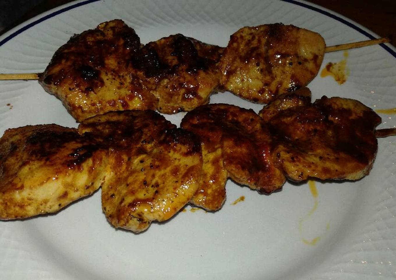 Brochetas de pollo a la plancha con salsa teriyaki