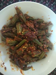 मसाला भिंडी (Masala bhindi recipe in Hindi) रेसिपी मुख्य फोटो