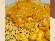 Une photo de poulet curry