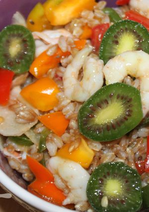 Foto di Insalata di farro, daikon gamberetti rosa e mini kiwi