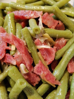 A picture of String beans w/ Chinese Sausage.