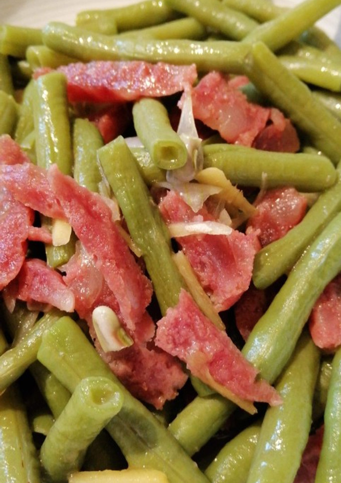 A picture of String beans w/ Chinese Sausage.