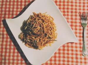 Una foto de Pasta con vegetales | Wok con vegetales FÁCIL