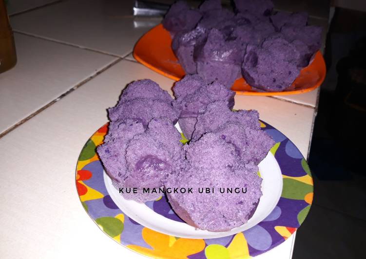 Kue mangkok ubi ungu