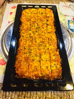 عکسی از دستور پیتزا گوشت و قارچ و کالباس😋😋😋