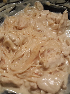 A picture of All in a pan Chicken Alfredo Pasta.