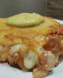 Arepa rellena de salchicha, pimentón, cebolla y queso🥯🌭🧀