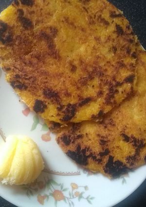 A picture of Makke ke parathe.