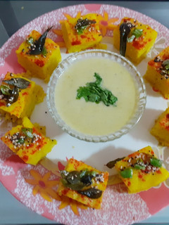 વાટી દાળ ના ખમણ(vati dal na khaman recipe in gujarati) રેસીપી મુખ્ય ફોટો