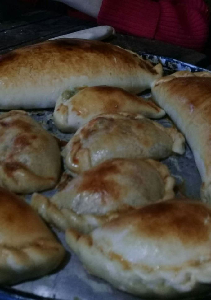 Una foto de Masa de empanadas caseras!!!🍶😊😊ideales para el horno