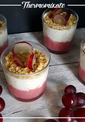 Foto principal de Bavaroise de roquefort, uvas y nueces con Thermomix (en vasitos)