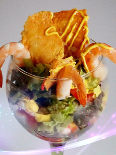 Una foto de Cóctel de gambas con mayonesa de curry