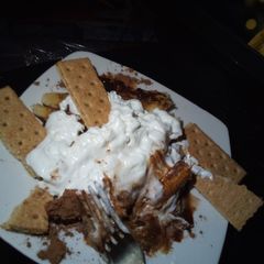 A picture of Banana split without ice cream.