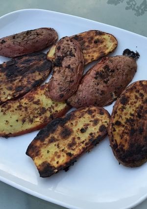 Une photo de Pommes de terre ail, persil, citron (à la plancha)