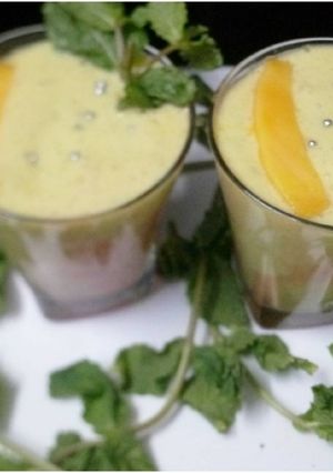A picture of Mango mint cooler.