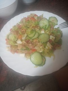 Una foto de Ensalada con queso majorero y manises