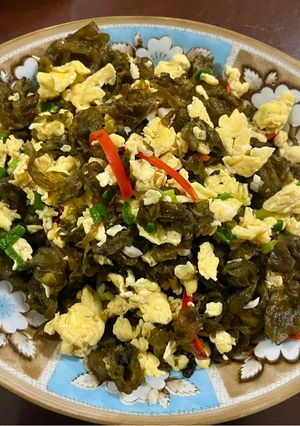 雨來菇炒蛋 的食譜成品照片