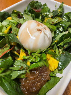 Una foto de Ensalada de burrata