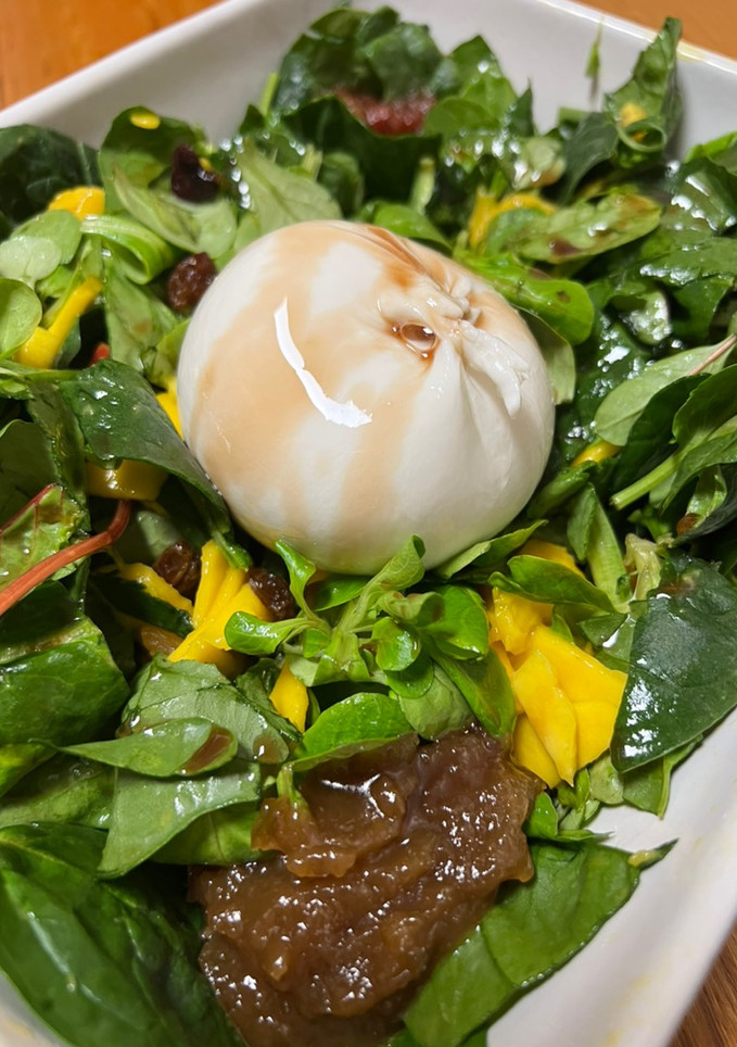 Una foto de Ensalada de burrata