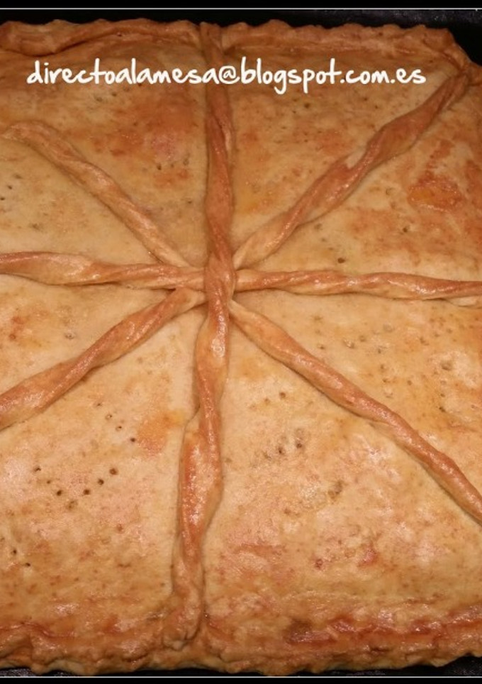 Una foto de Empanada de pisto y atún