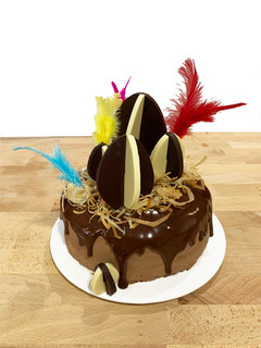 Una foto de Mona de Pascua: Bizcocho| Molde desmontable 23 cm - Lékué