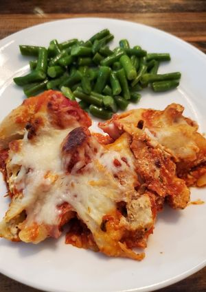 A picture of Chicken Parmesan Stuffed Shells.