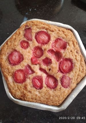 A picture of Fresh strawberries topped cake eggless.