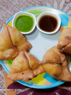समोसा (SAMOSA RECIPE IN HINDI) रेसिपी मुख्य फोटो