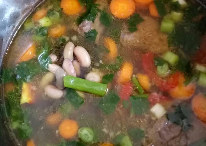 Sup kacang merah daging sapi