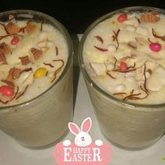 A picture of Almond's and vanilla Milk shake.