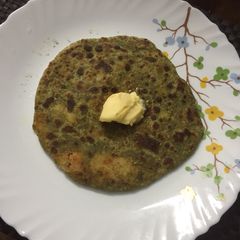 A picture of Paalak paneer paratha.
