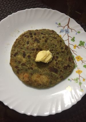 A picture of Paalak paneer paratha.