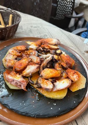 Una foto de Pulpo a feira con cachelos en Thermomix