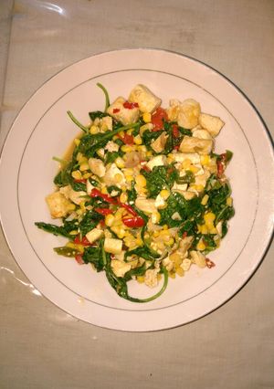 Foto resep Tumis bayam tahu jagung(diet)