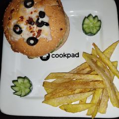 A picture of Cheesy Chicken Zinger Burgers 🍔🍔🍟.