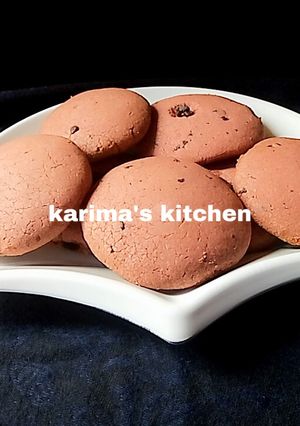 A picture of Red velvet chocolate chip cookies.