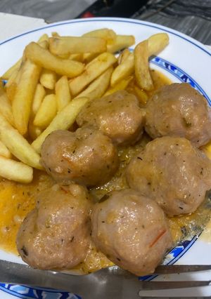 Una foto de Albóndigas de pollo en salsa