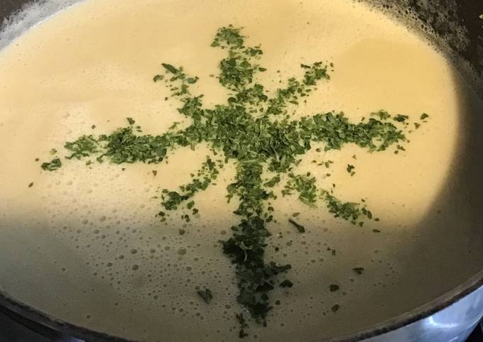 Le moyen le plus simple de Cuire Savoureux Velouté de chou fleur au
cumin